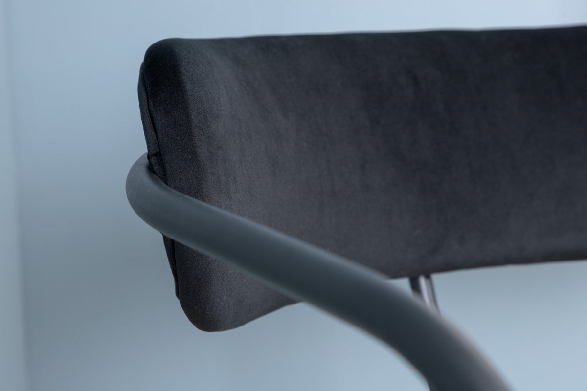 Duffy fåtölj, svart sammet