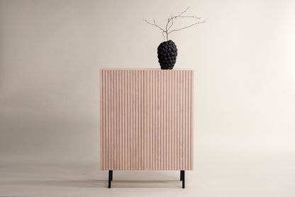 Björkön skåp, vitputsad 103x80x30