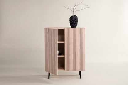 Björkön skåp, vitputsad 103x80x30