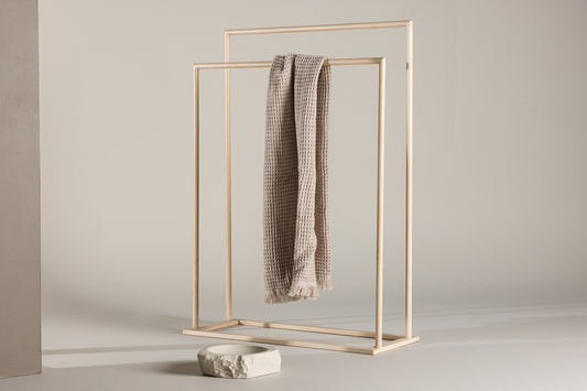 Alva klädhängare, vitputsad