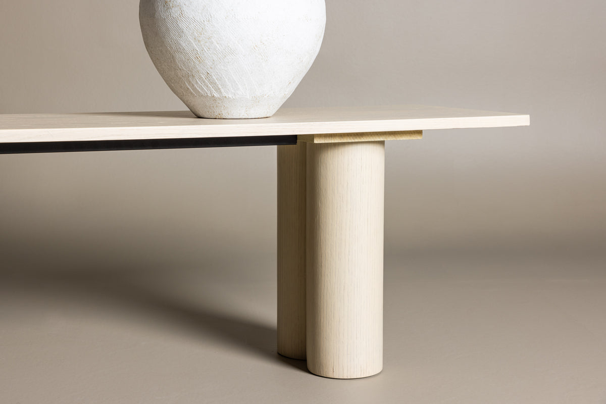 Olivia bänk, vitputsad